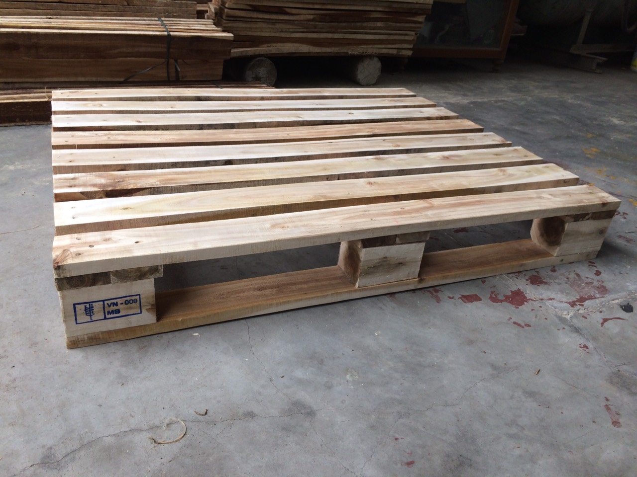 PALLET GỖ KEO 4 HƯỚNG NÂNG TẢI TRỌNG 2000KG